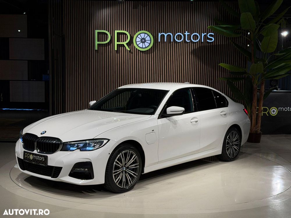 BMW Seria 3 330e iPerformance M Sport - 13
