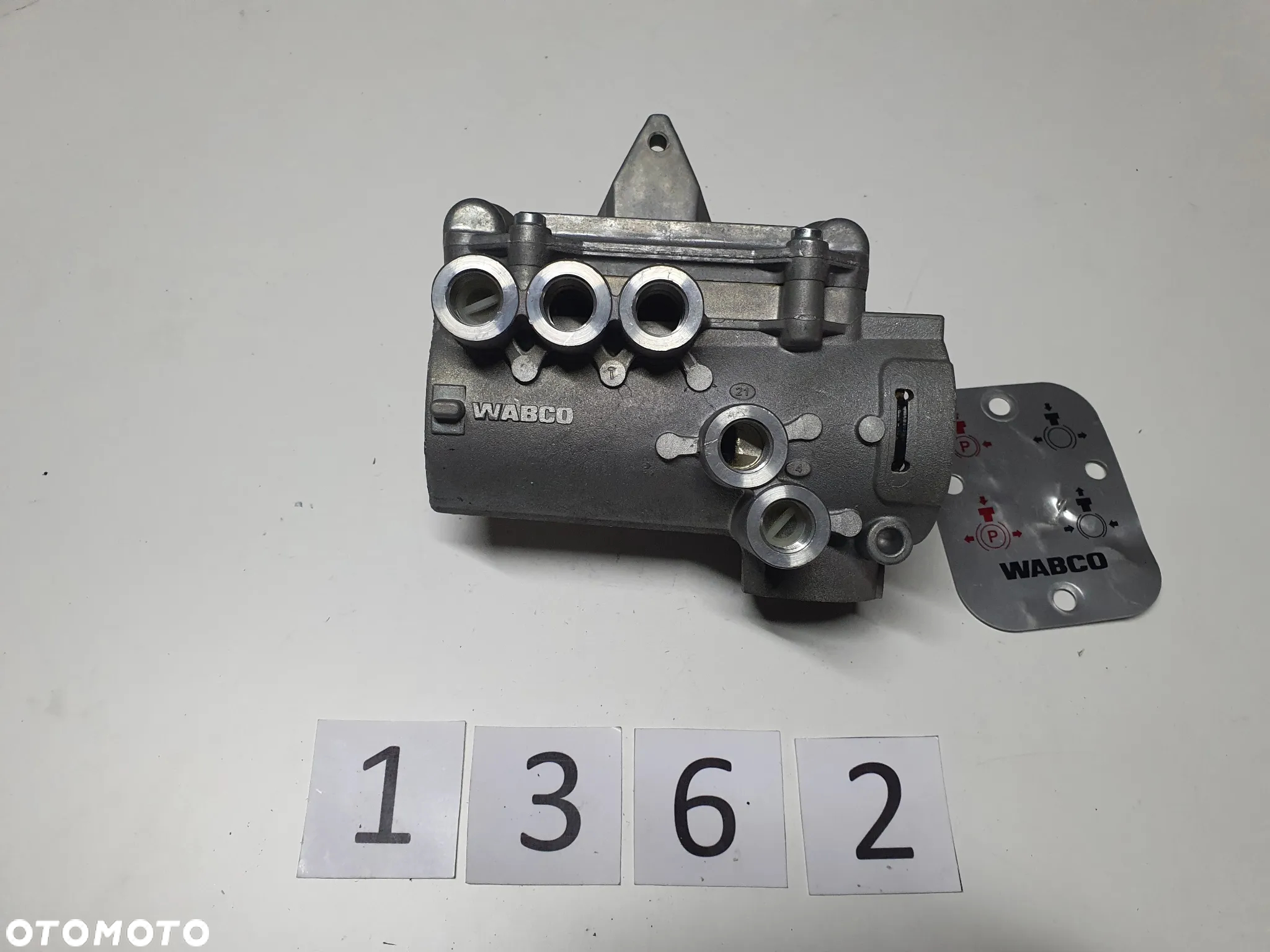 Zawór hamulcowy, luzujący naczepy EBS Wabco 9710029000 - 10
