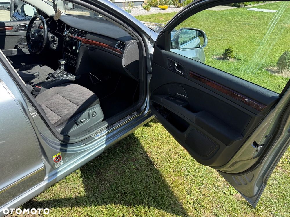 Skoda Superb 2.0 TDI Elegance DSG - 20