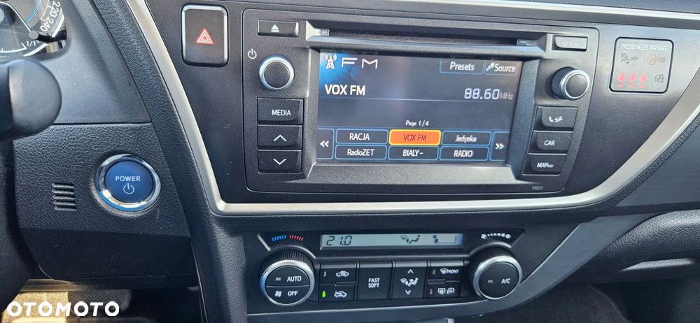 Toyota Auris 1.8 HSD Luna - 32