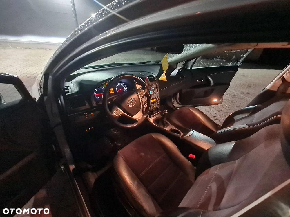 Toyota Avensis 2.0 D-4D Premium - 8