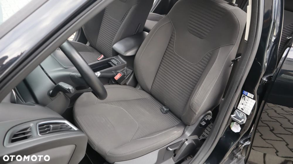 Ford Focus 1.0 EcoBoost Titanium - 33