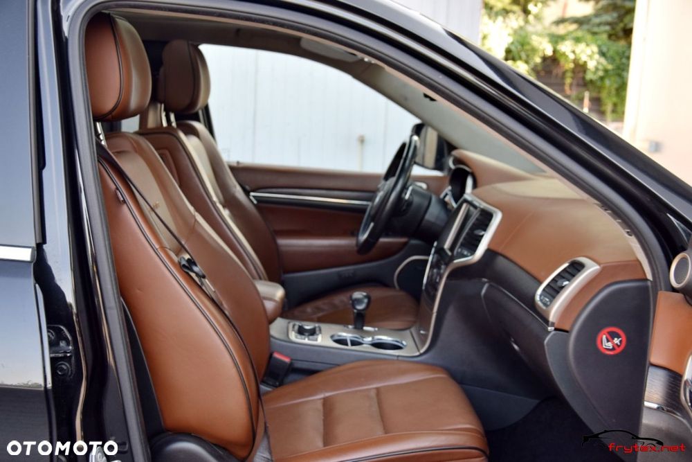 Jeep Grand Cherokee - 24