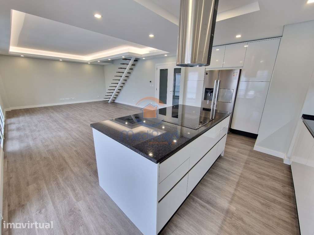 Apartamento T2 DUPLEX em Construção com 2 Varandas e BOX | Odivelas - Grande imagem: 4/59