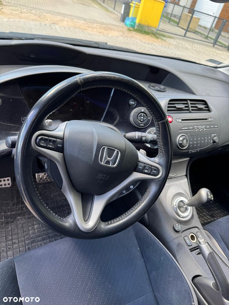 Honda Civic 1.8i-VTEC Automatik Executive - 1