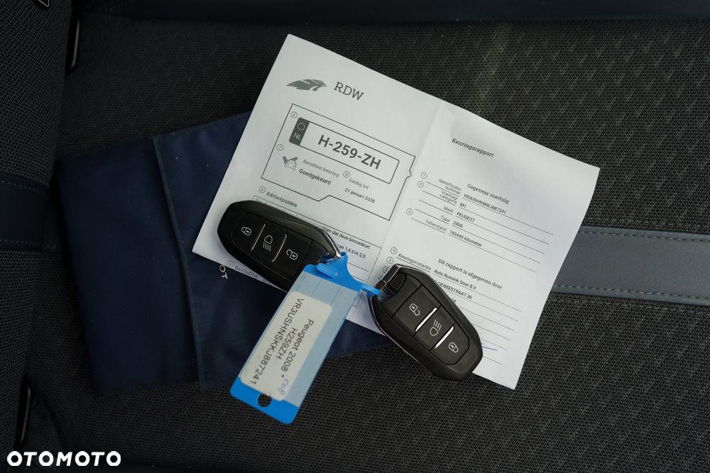 Peugeot 2008 PureTech 130 Allure - 28
