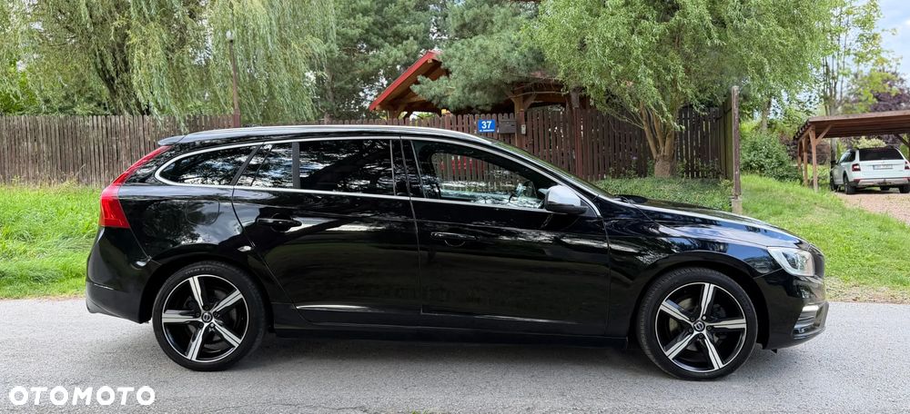 Volvo V60 D4 Geartronic R-Design - 6