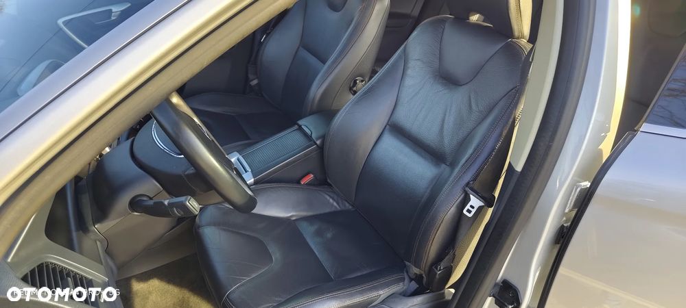 Volvo XC 60 D5 AWD RDesign - 3