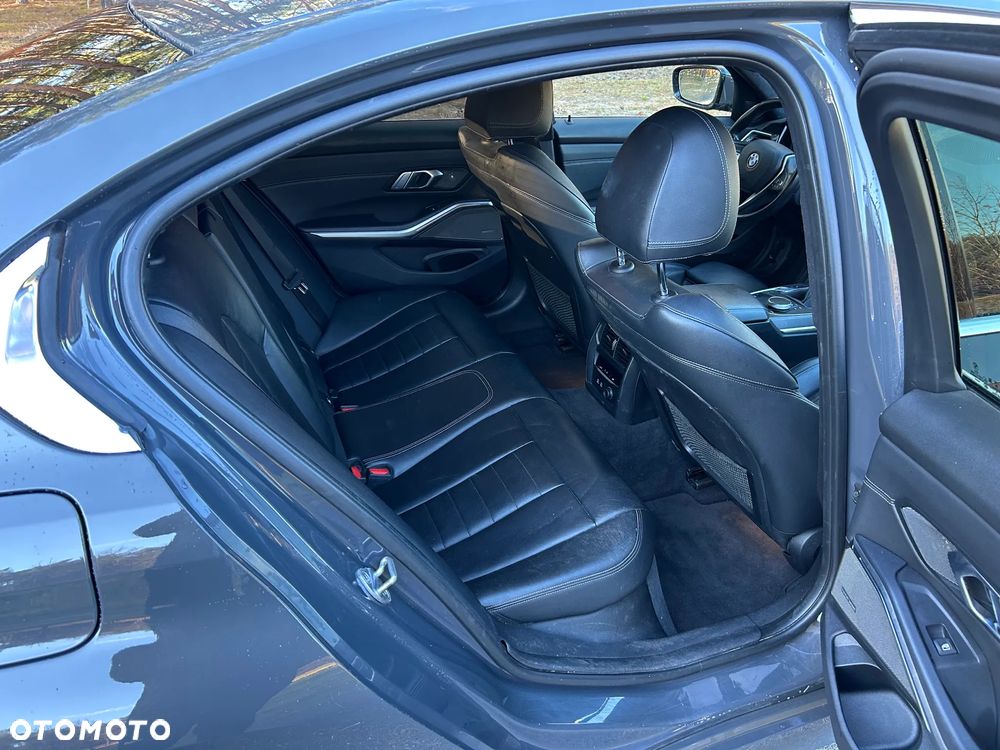 BMW Seria 3 320d - 10