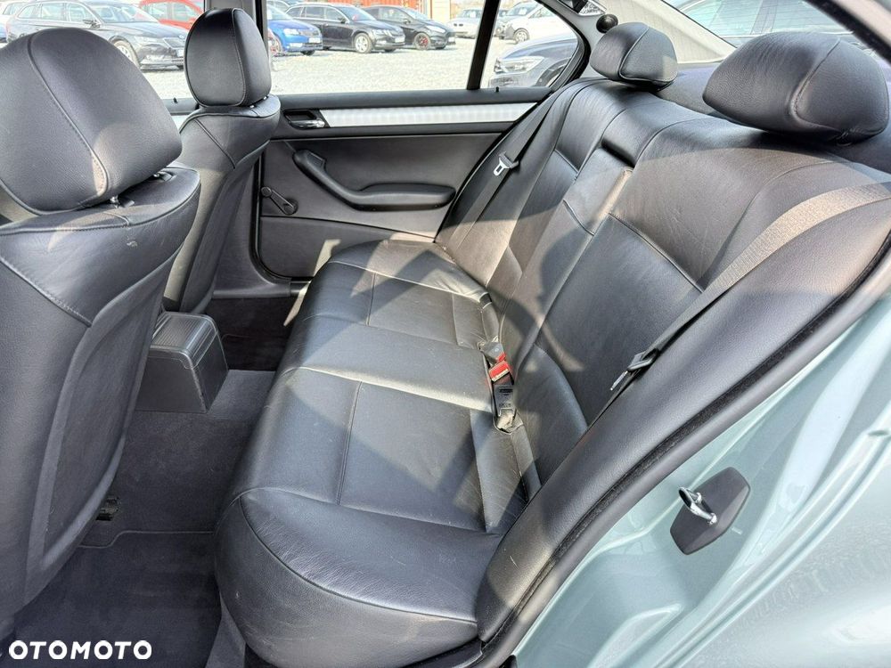 BMW Seria 3 318i - 17