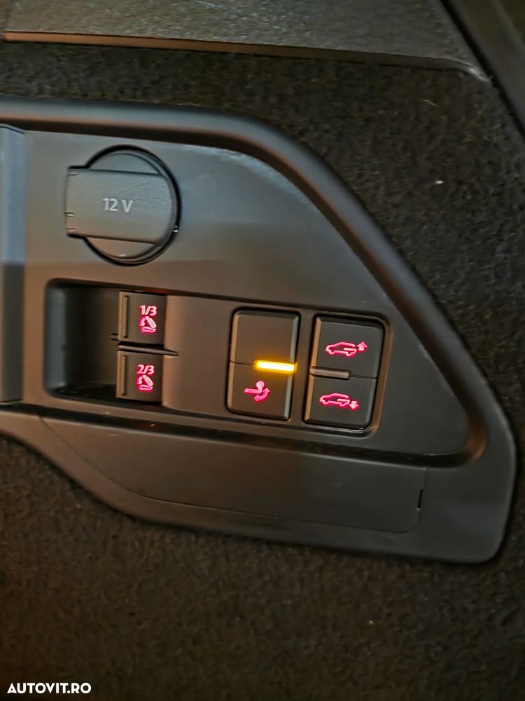 VOLKSWAGEN Touareg 2012 — imagine 14