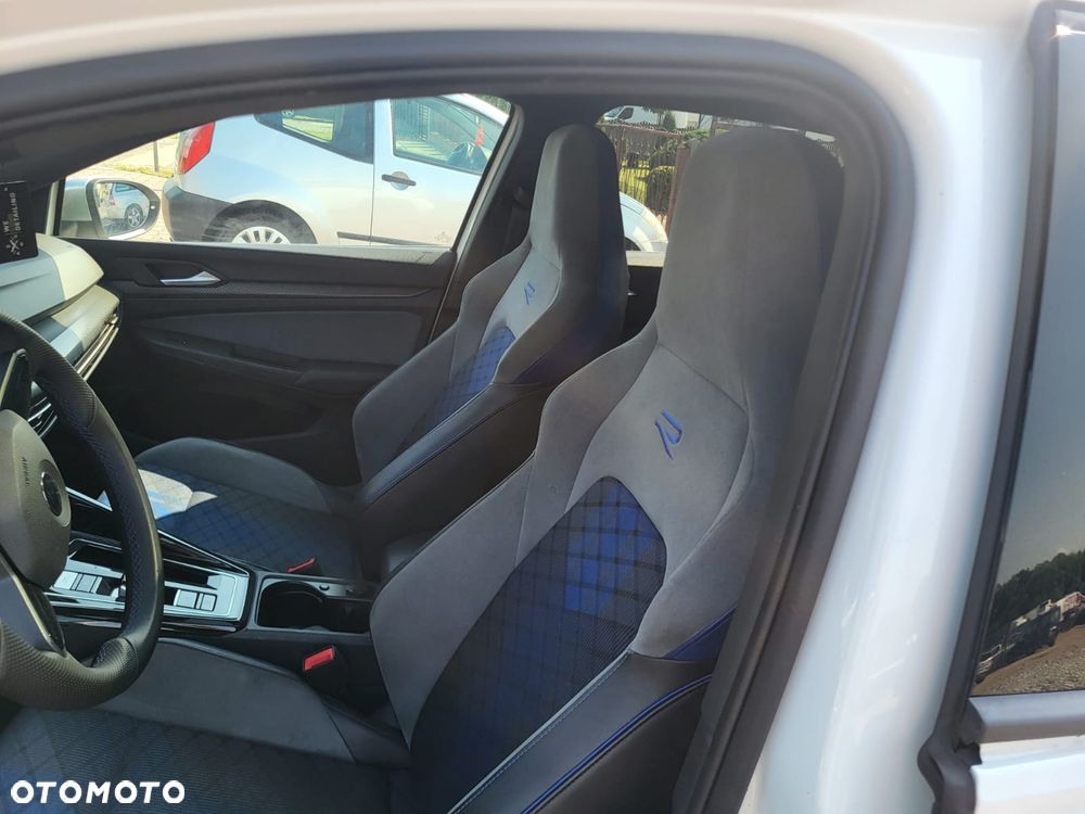 Volkswagen Golf - 31