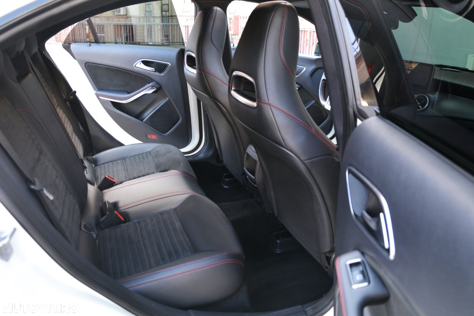 Mercedes-Benz CLA 220 d 7G-DCT AMG Line - 6