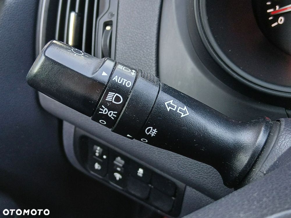 Kia Rio 1.2 L - 28