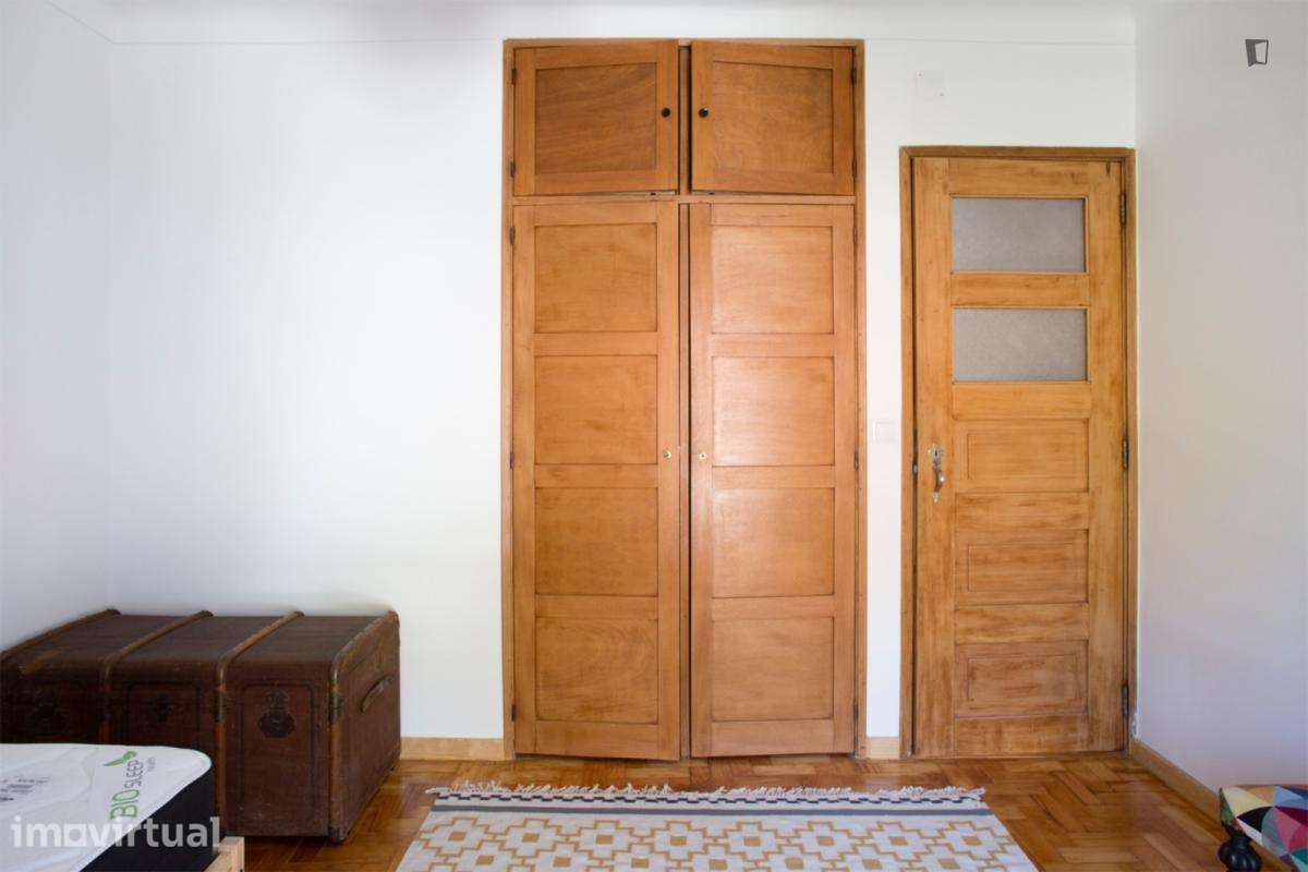 Quarto - localizado em Benfica Lisbon - Grande imagem: 2/18