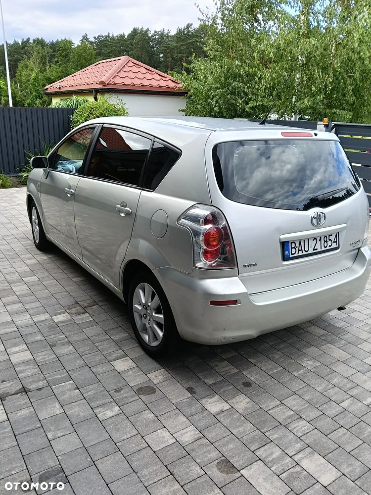 Toyota Corolla Verso - 3