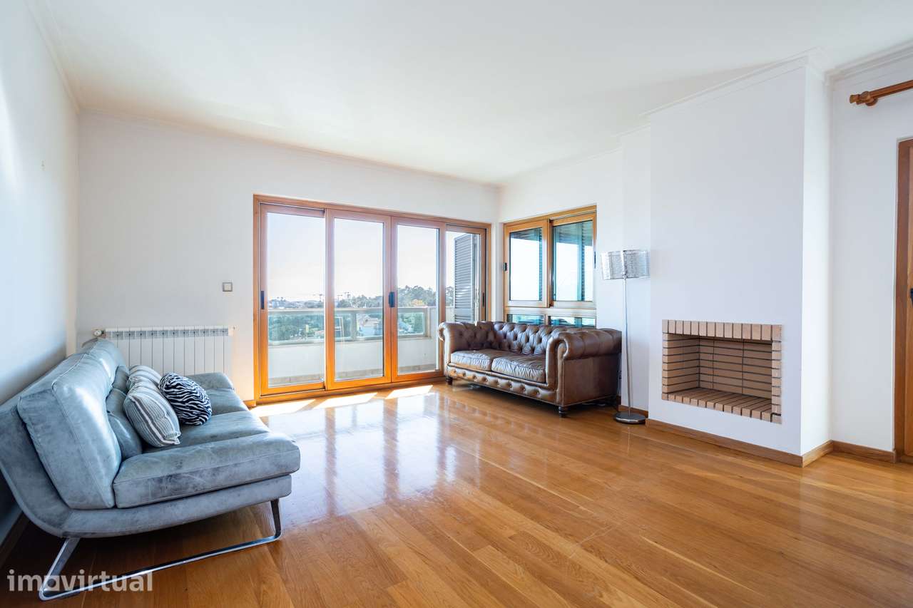 Apartamento T2 | Vista Mar | Condominio Fechado com Piscina | Estoril, - Grande imagem: 2/34