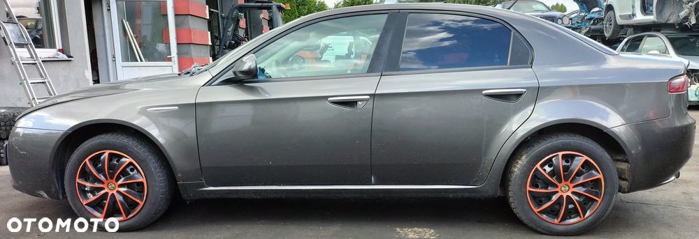 ALFA ROMEO 159 1.9 JTDm 16V 150KM 651 DRZWI PRZÓD LEWY PRAWY TYŁ KLAPA ZDERZAK PRZEDNI TYLNI MASKA BŁOTNIK LAMPA PAS PRZEDNI SZYBA LUSTERKO SILNIK SKRZYNIA CAŁY NA CZĘŚCI - 1
