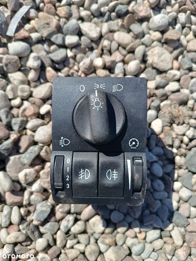 WŁĄCZNIK ŚWIATEŁ OPEL ZAFIRA A 09133249 - 1