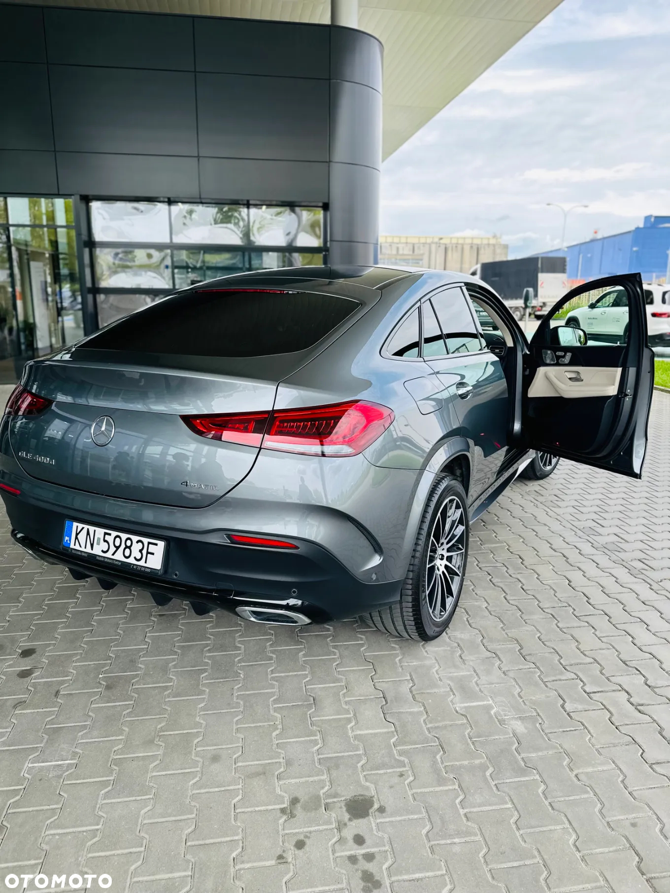 Mercedes-Benz GLE - 22