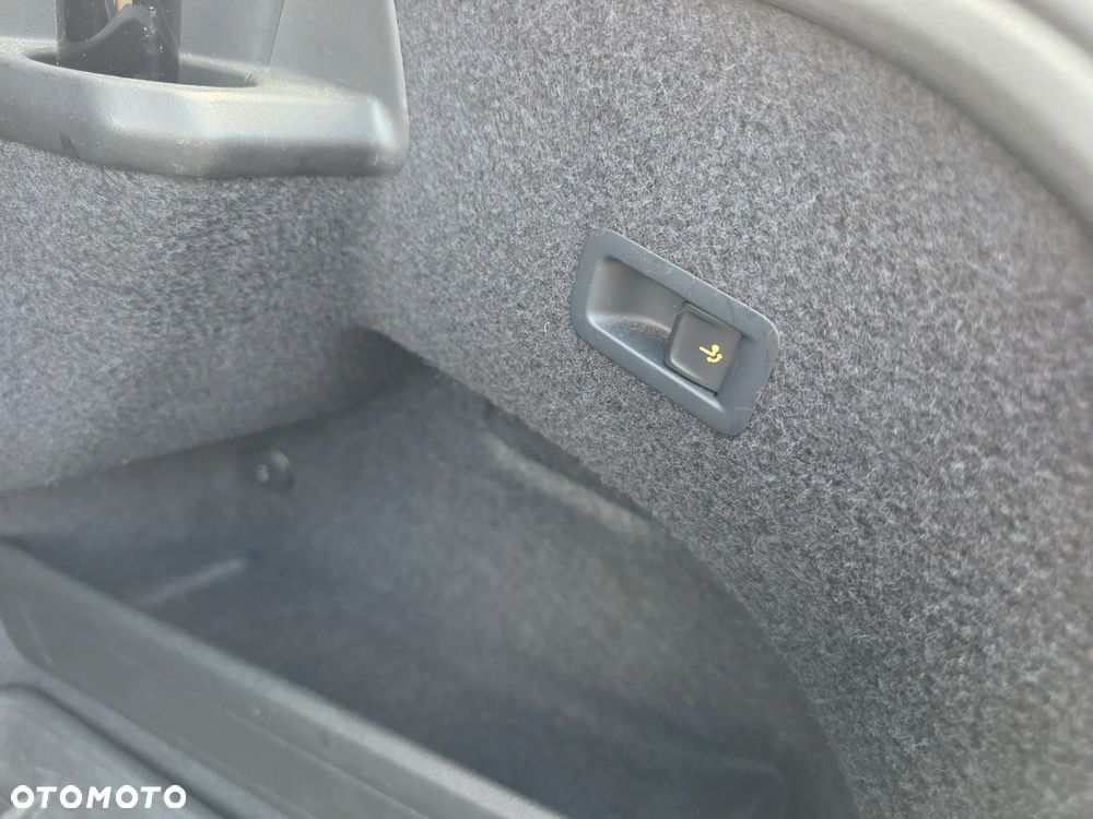 Volkswagen Passat - 24