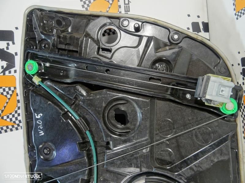 Elevador De Vidro Frente Esquerdo Mercedes-Benz C-Class (W205)  A 205 - 8