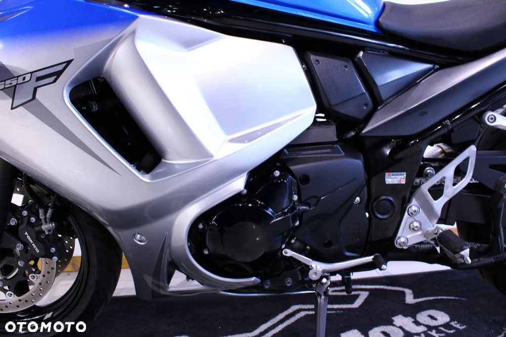 Suzuki GSX - 28