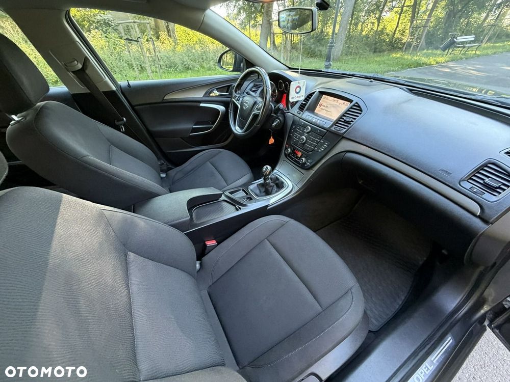 Opel Insignia - 32