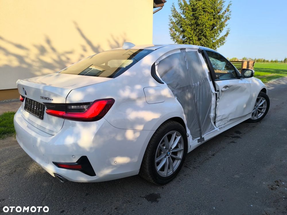 BMW Seria 3 330e iPerformance Sport Line - 17