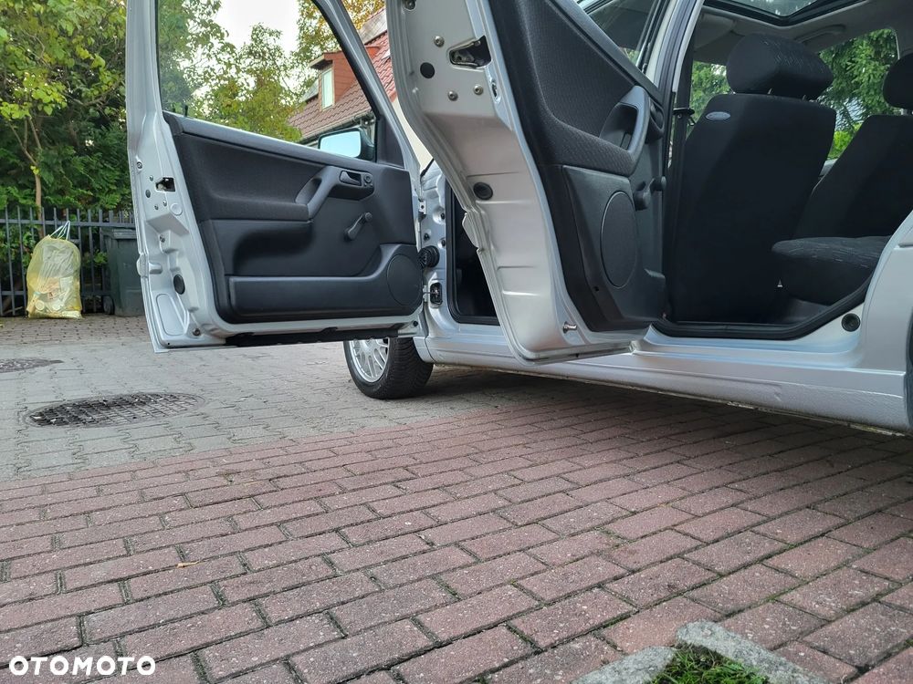 Volkswagen Golf - 26