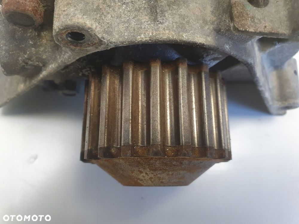 Citroen C5 III 2.0 16V RFJ OBUDOWA POMPY WODY pompa wody 9670557580 - 2