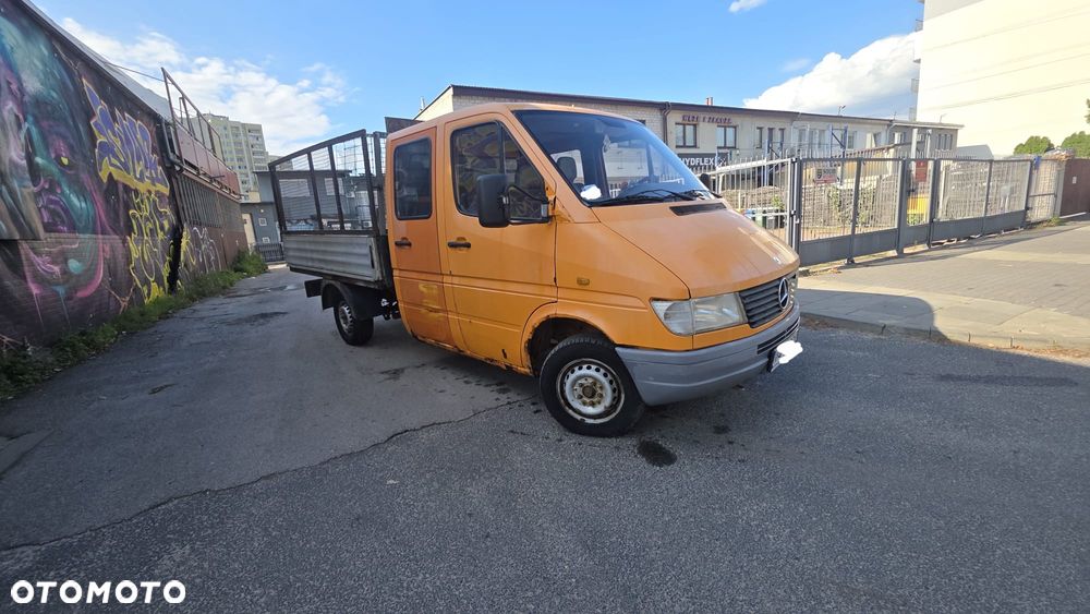 Mercedes-Benz Sprinter - 2