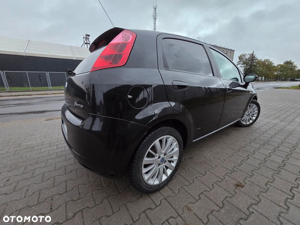 Fiat Punto 1.4 16V Dynamic - 4