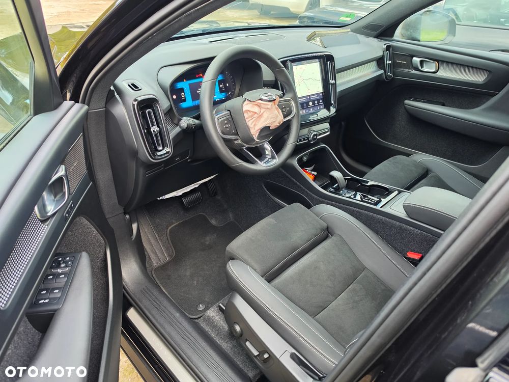 Volvo XC 40 B4 B DKG Ultra Black Edition - 18