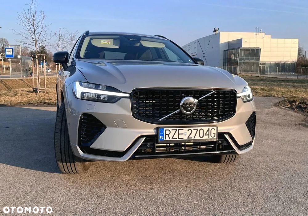 Volvo XC 60 T6 Plug-In Hybrid AWD Plus Black Edition - 14