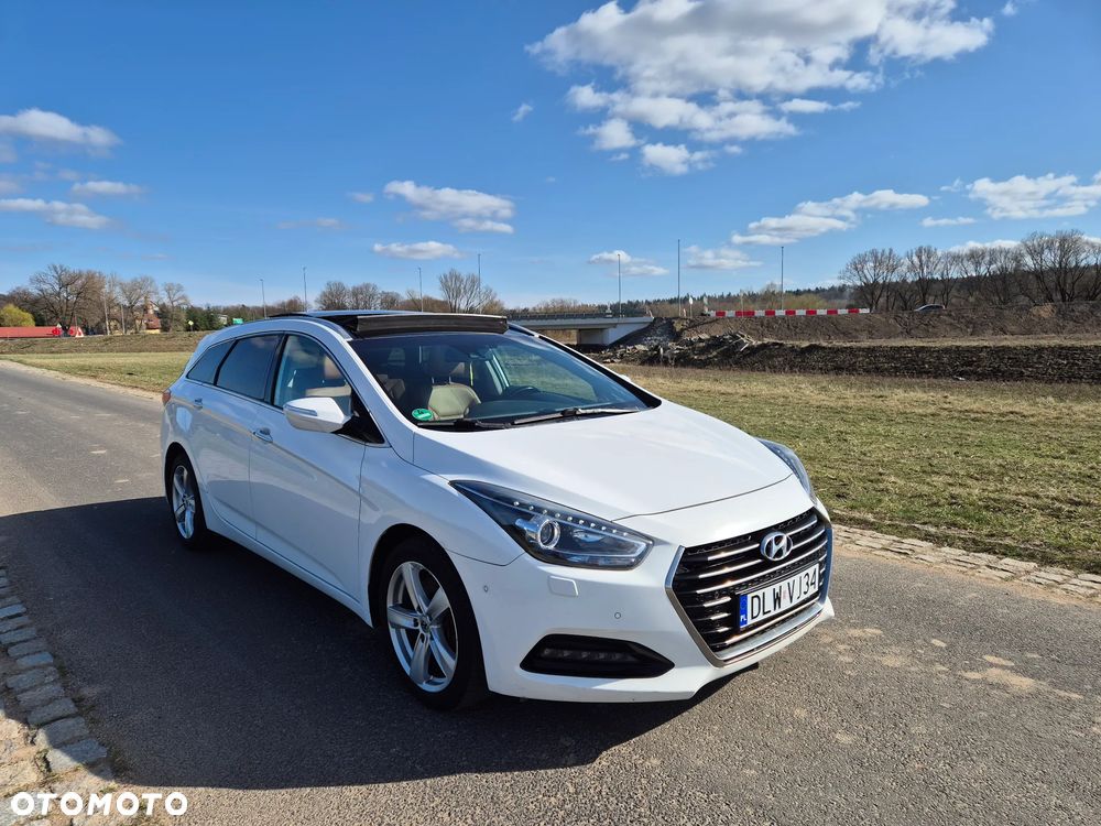 Hyundai i40 Kombi 1.7 CRDi DCT Premium - 3