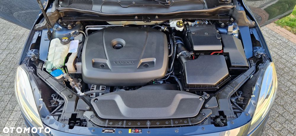 Volvo V40 T3 Drive-E R-Ocean Race - 28