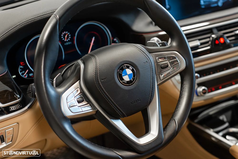 BMW 740 d xDrive Pack M - 12