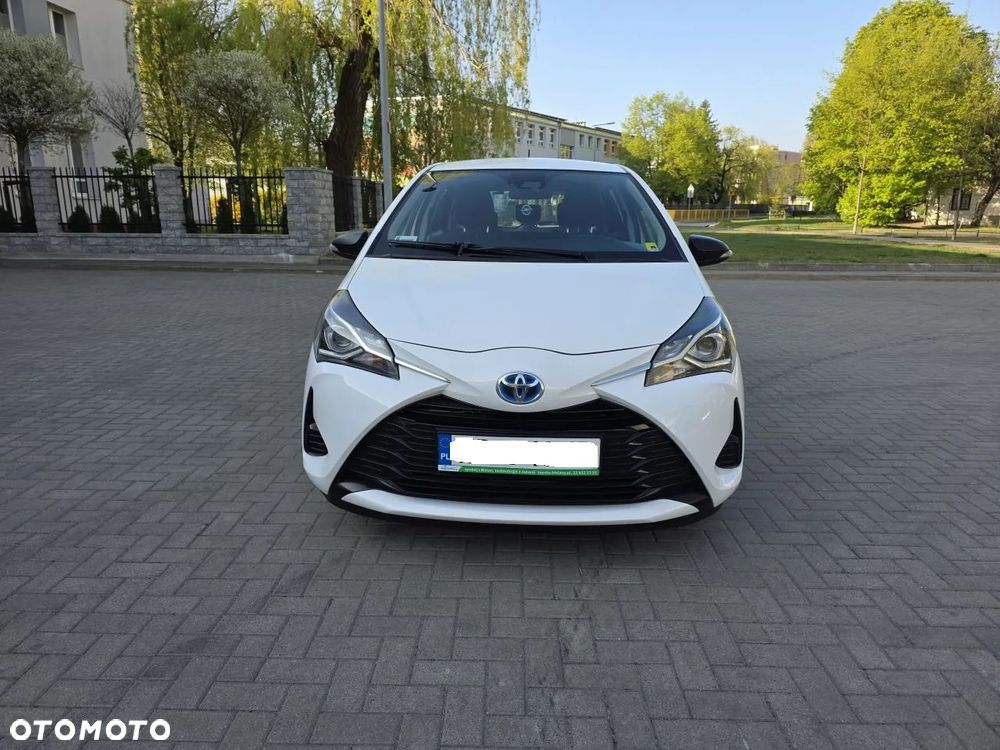 Toyota Yaris Hybrid 100 Active - 19