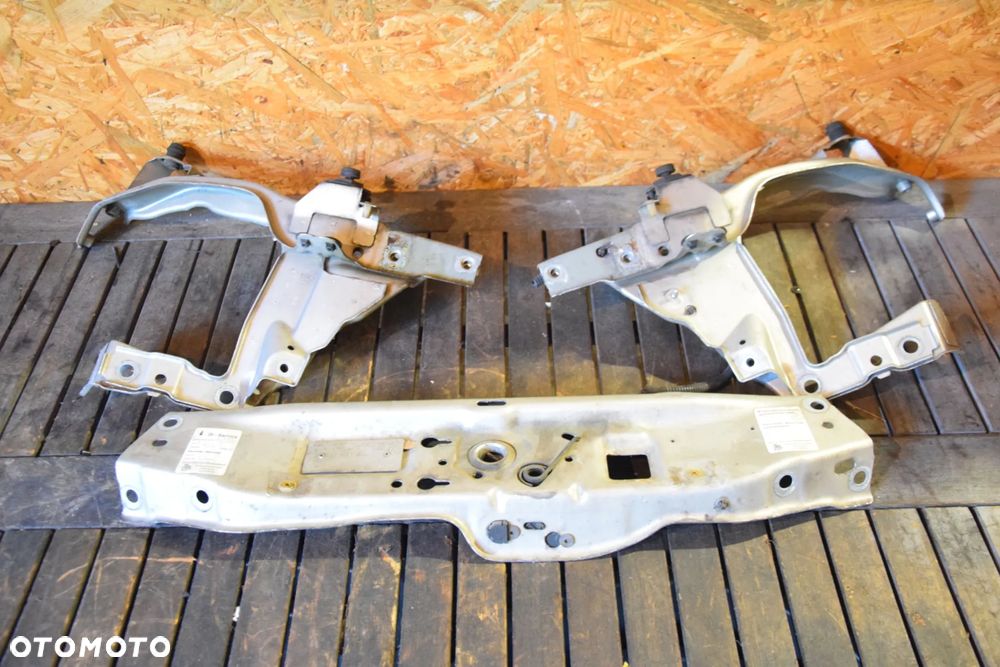 Opel Zafira B 05-14 pas przedni wmocnienie czołowe okular okulary srebrny komplet Z157 - 1