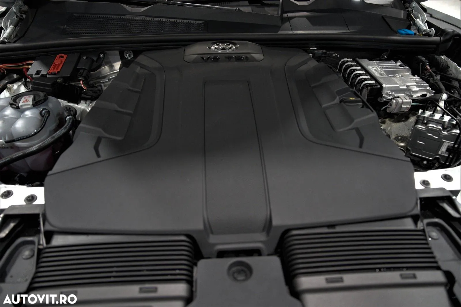 Volkswagen Touareg V6 TDI 4MOTION R-Line - 31