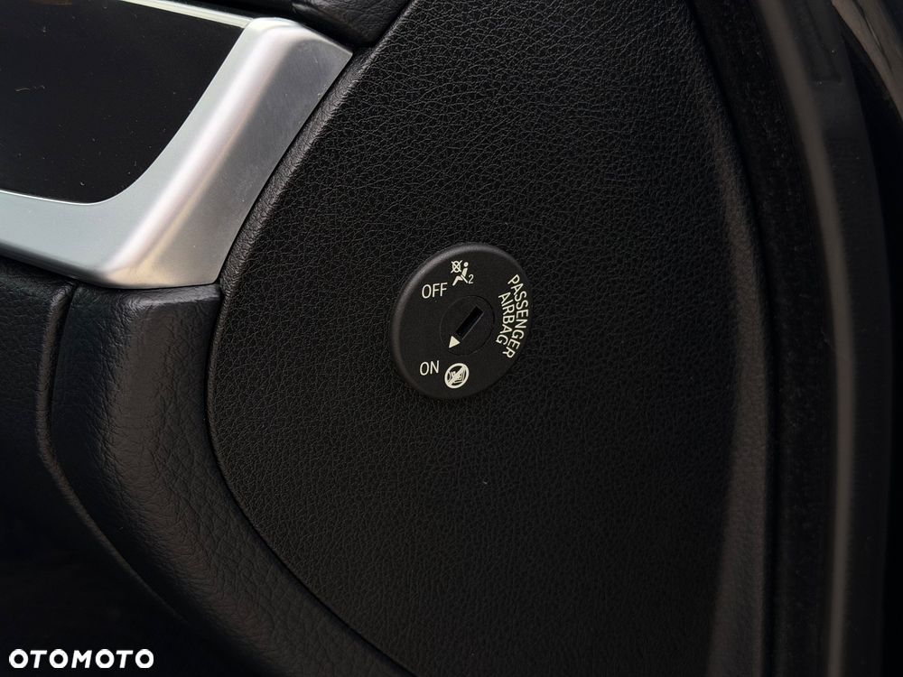 BMW Seria 5 520d - 25
