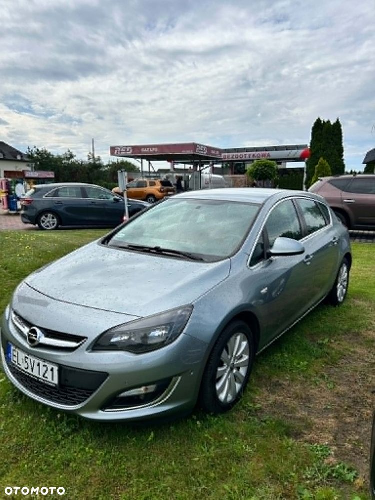 Opel Astra 1.4 Turbo Design Edition - 1