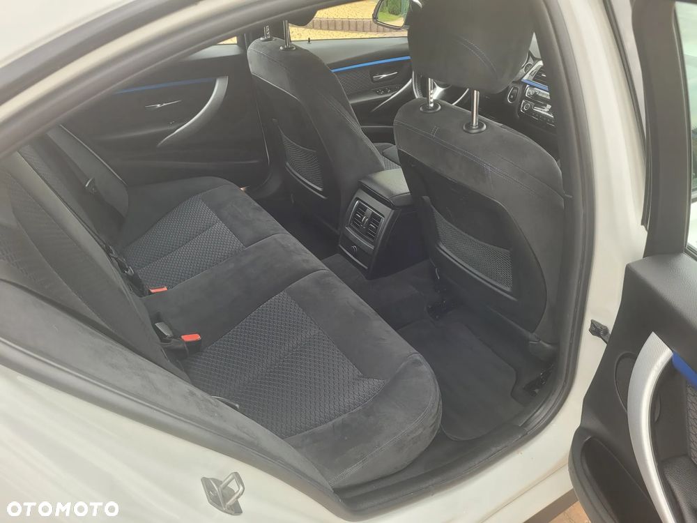 BMW Seria 3 330e iPerformance M Sport - 13