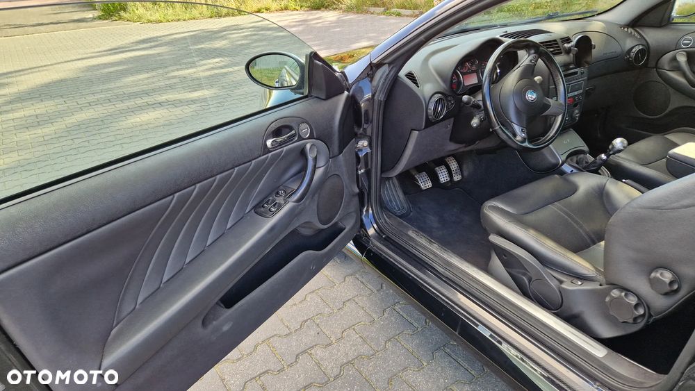 Alfa Romeo GT 1.9JTD 16V Black Line - 19