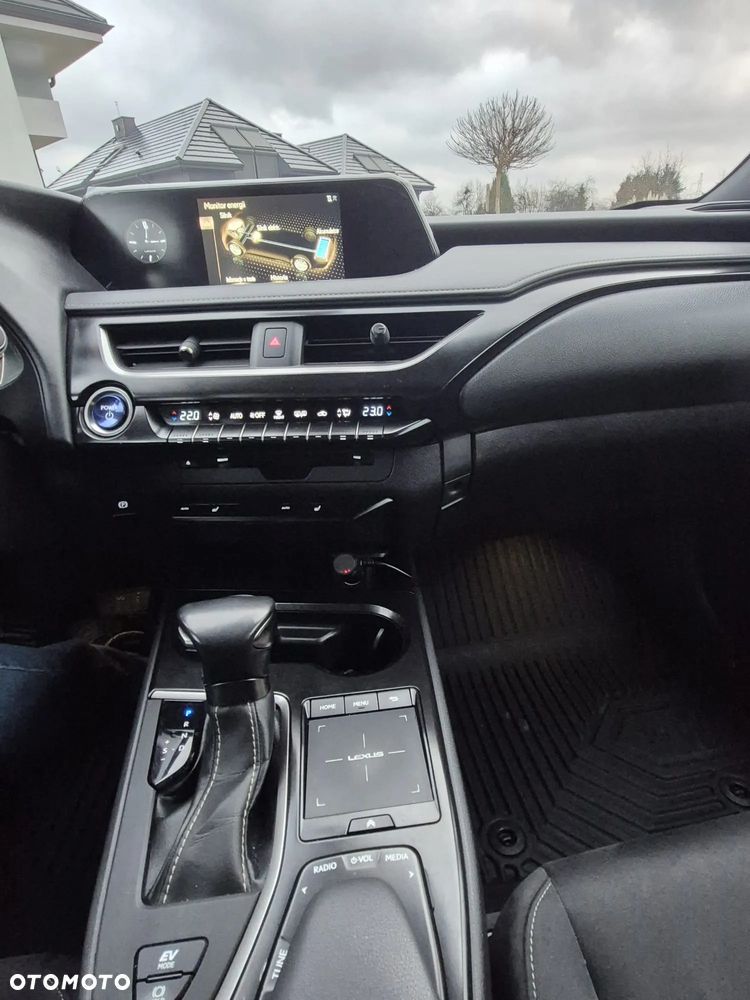 Lexus UX 250h GPF Business Edition 2WD - 12