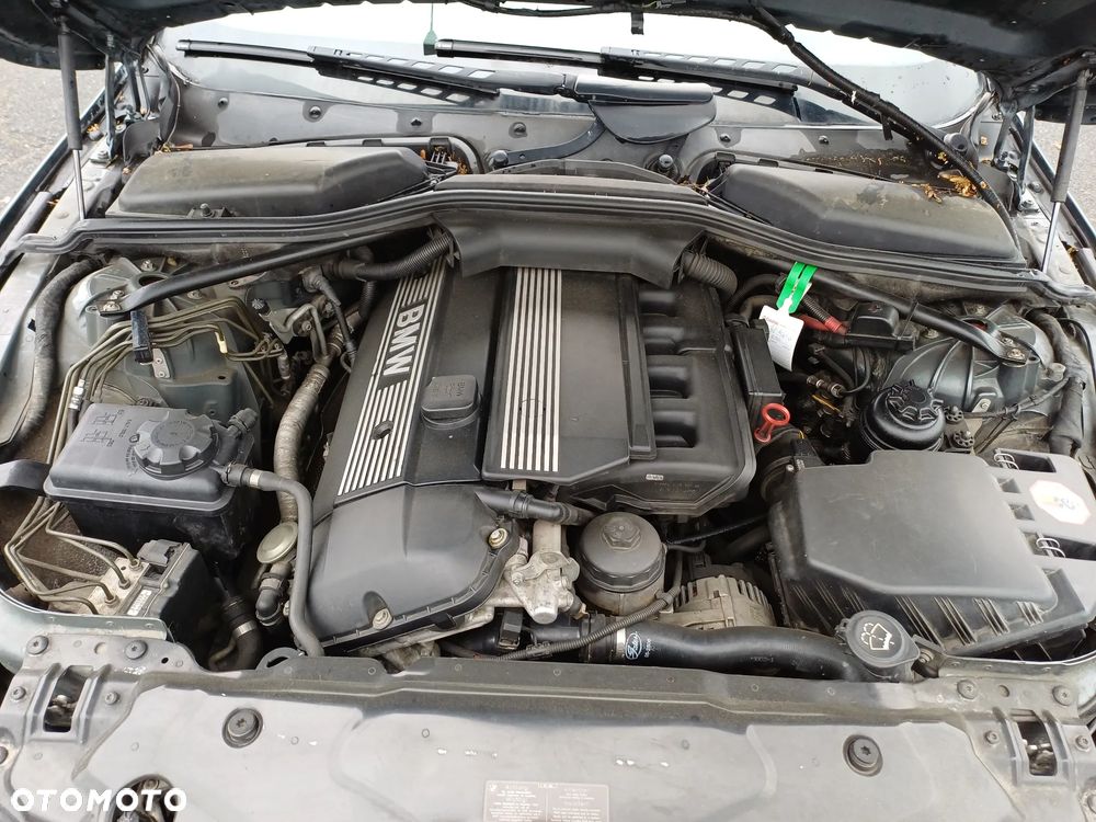 BMW Seria 5 520i - 25