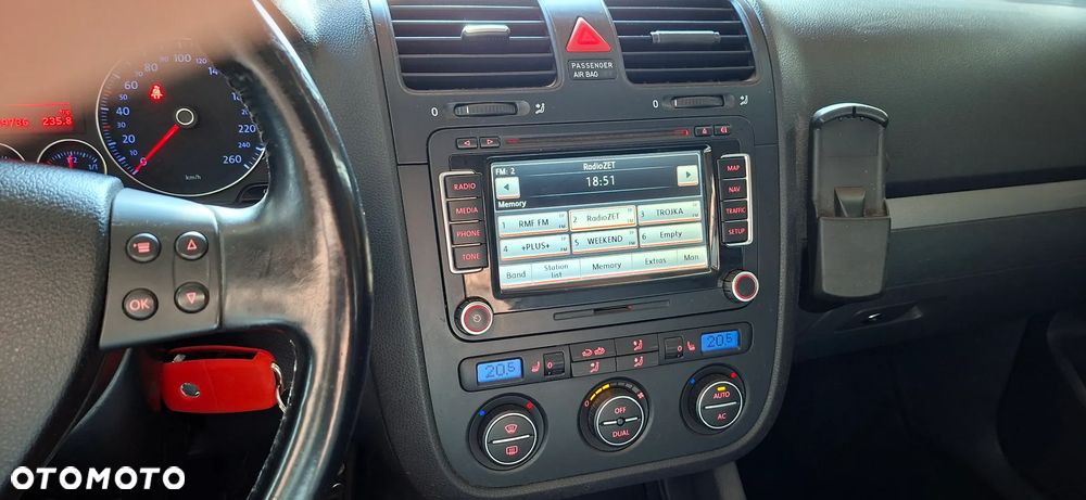 Volkswagen Golf - 16