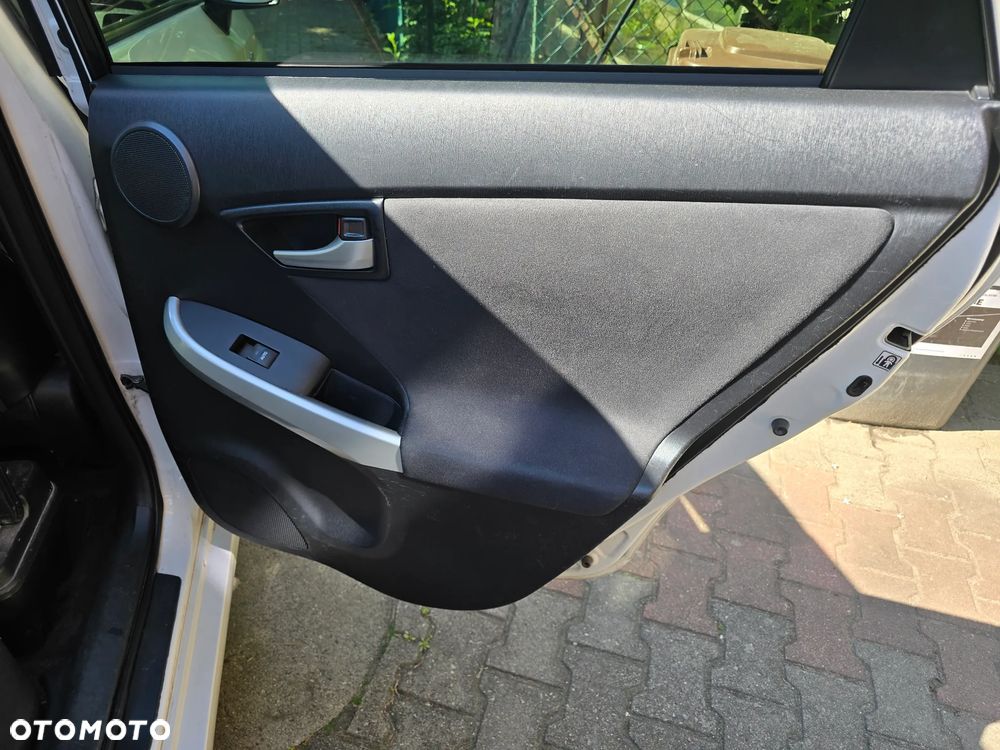 Toyota Prius 1.8 HSD Prestige - 11