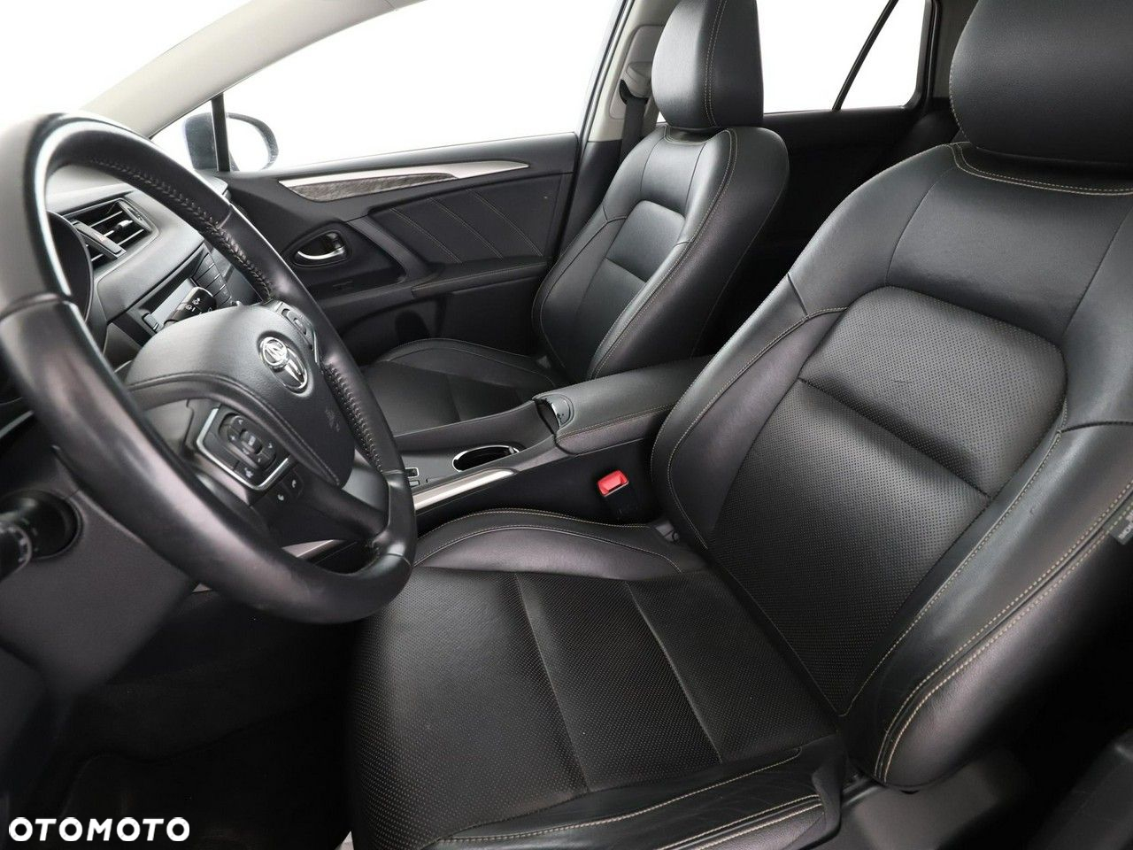 Toyota Avensis Combi 1.8 Multidrive S Executive - 13